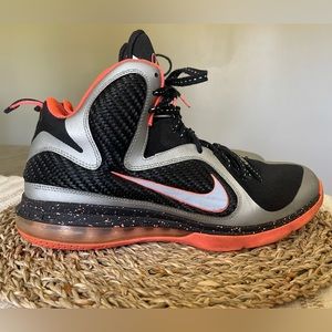 Nike LeBron 9 Mango Size 10.5